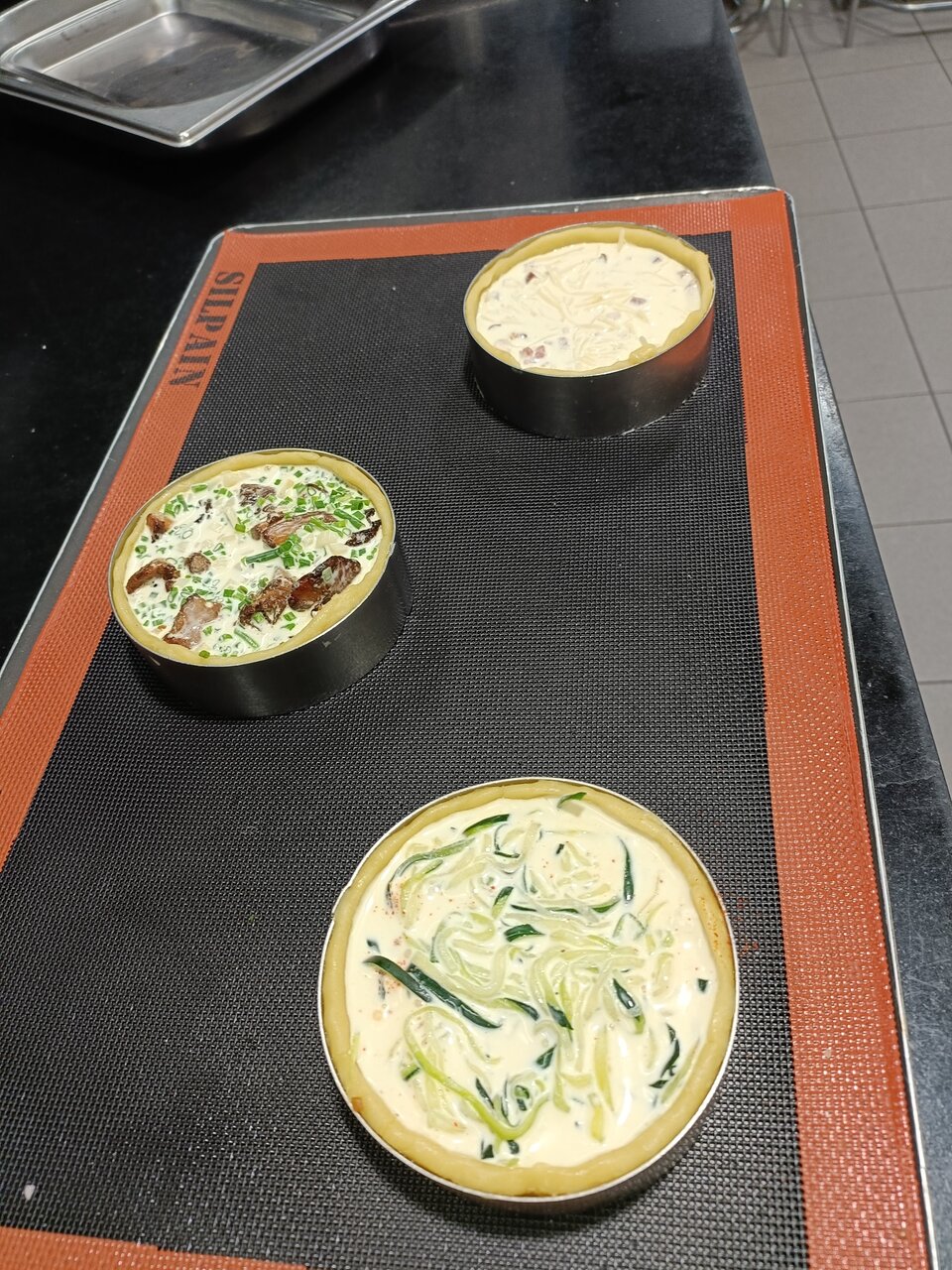 Plateau de pâtisseries orientales pour iftar